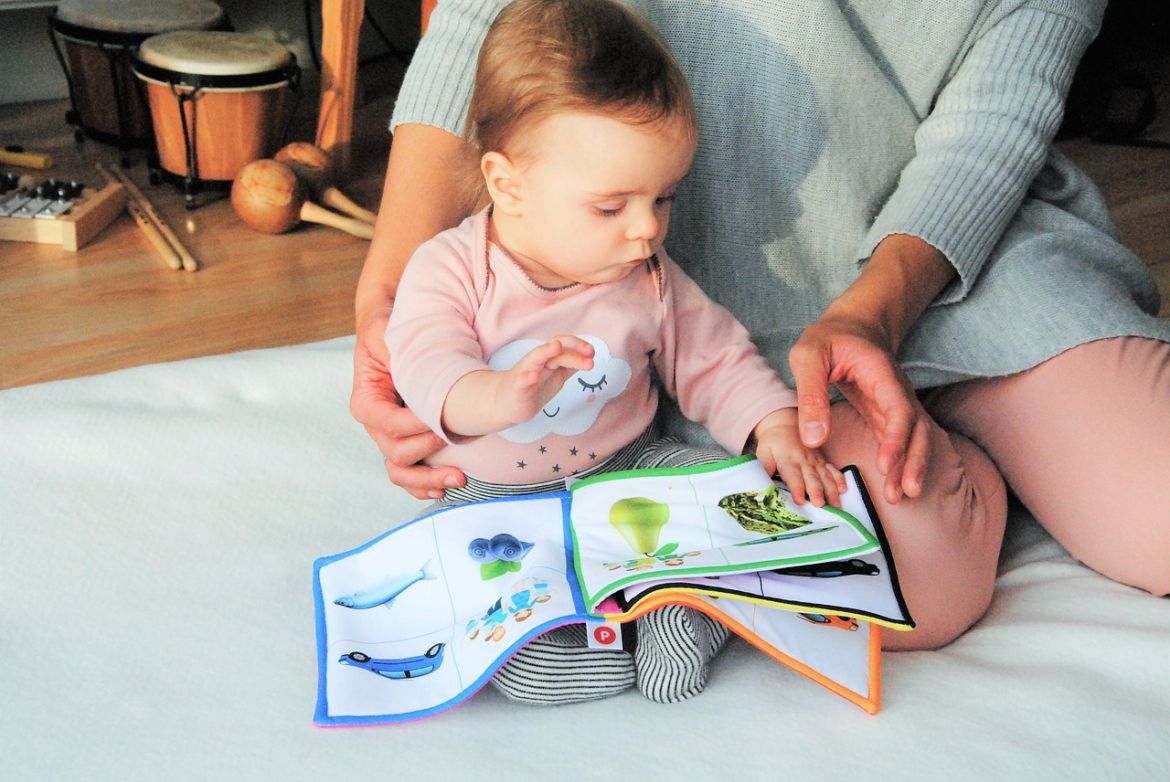 child-baby-little-thing-2916844.jpg