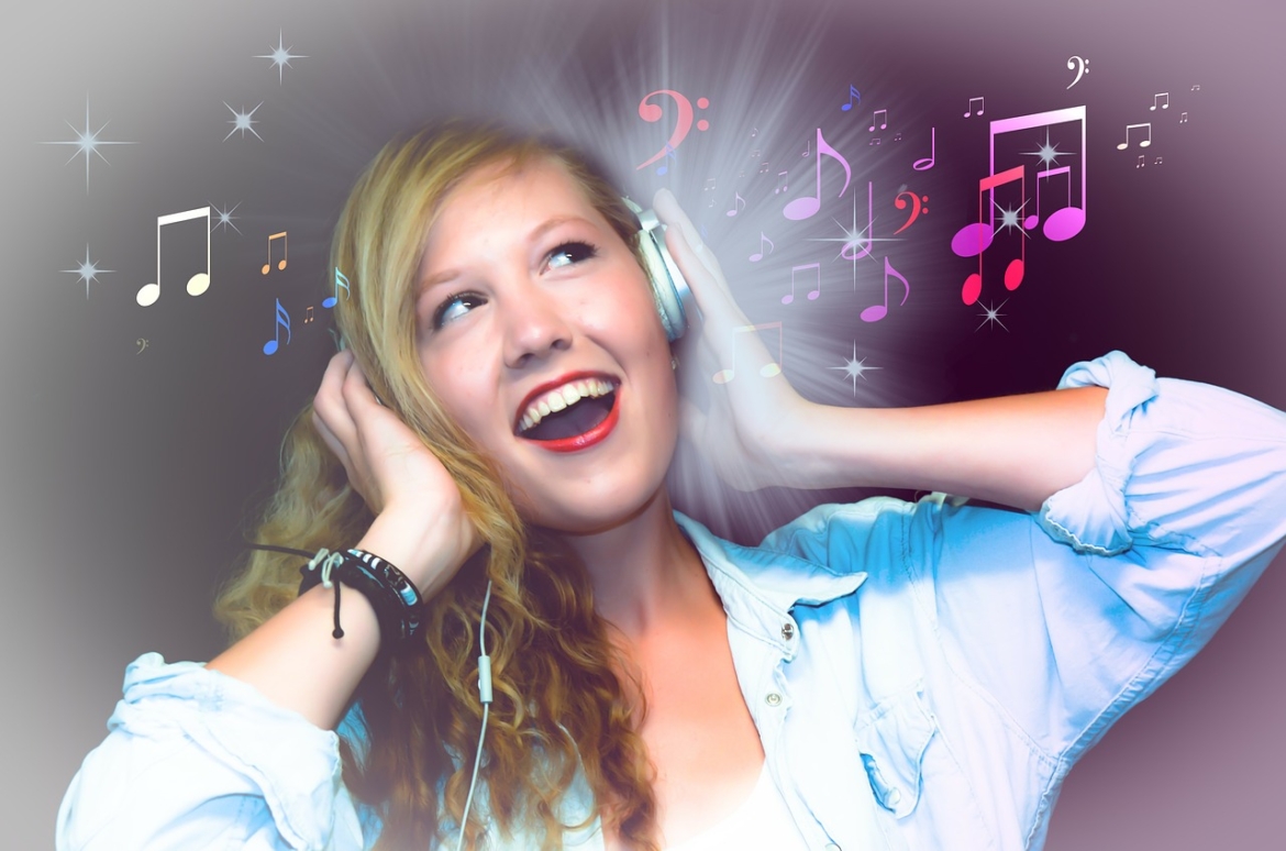 singer-karaoke-girl-84874.jpg